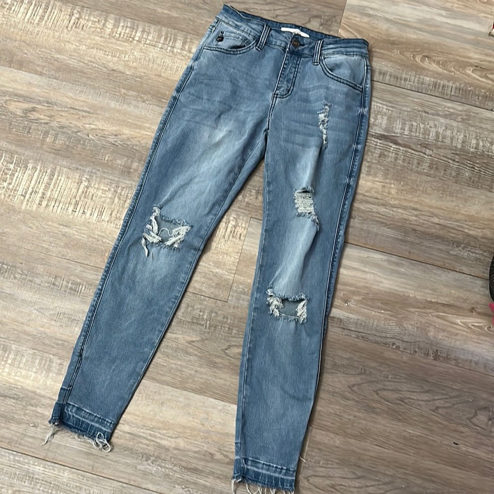 KanCan Jeans size 7 Waist 27 Distressed